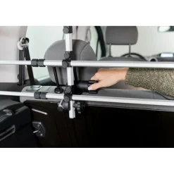 TRIXIE Auto-Gitter, mit Kopfstützenfixierung, silber/schwarz | Breite: 105–172 cm Höhe: 46–60 cm